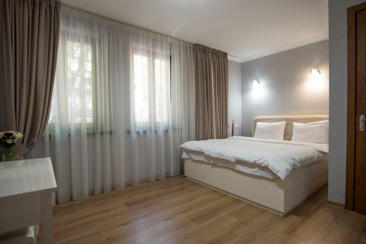 Sama Grand Hotel Tbilisi Exterior foto