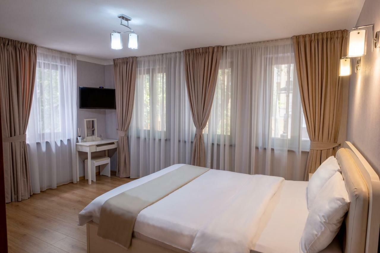 Sama Grand Hotel Tbilisi Exterior foto