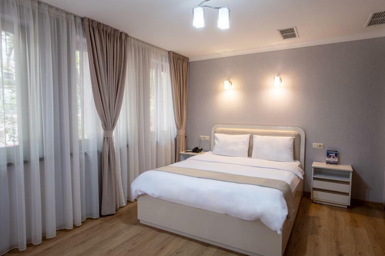 Sama Grand Hotel Tbilisi Exterior foto